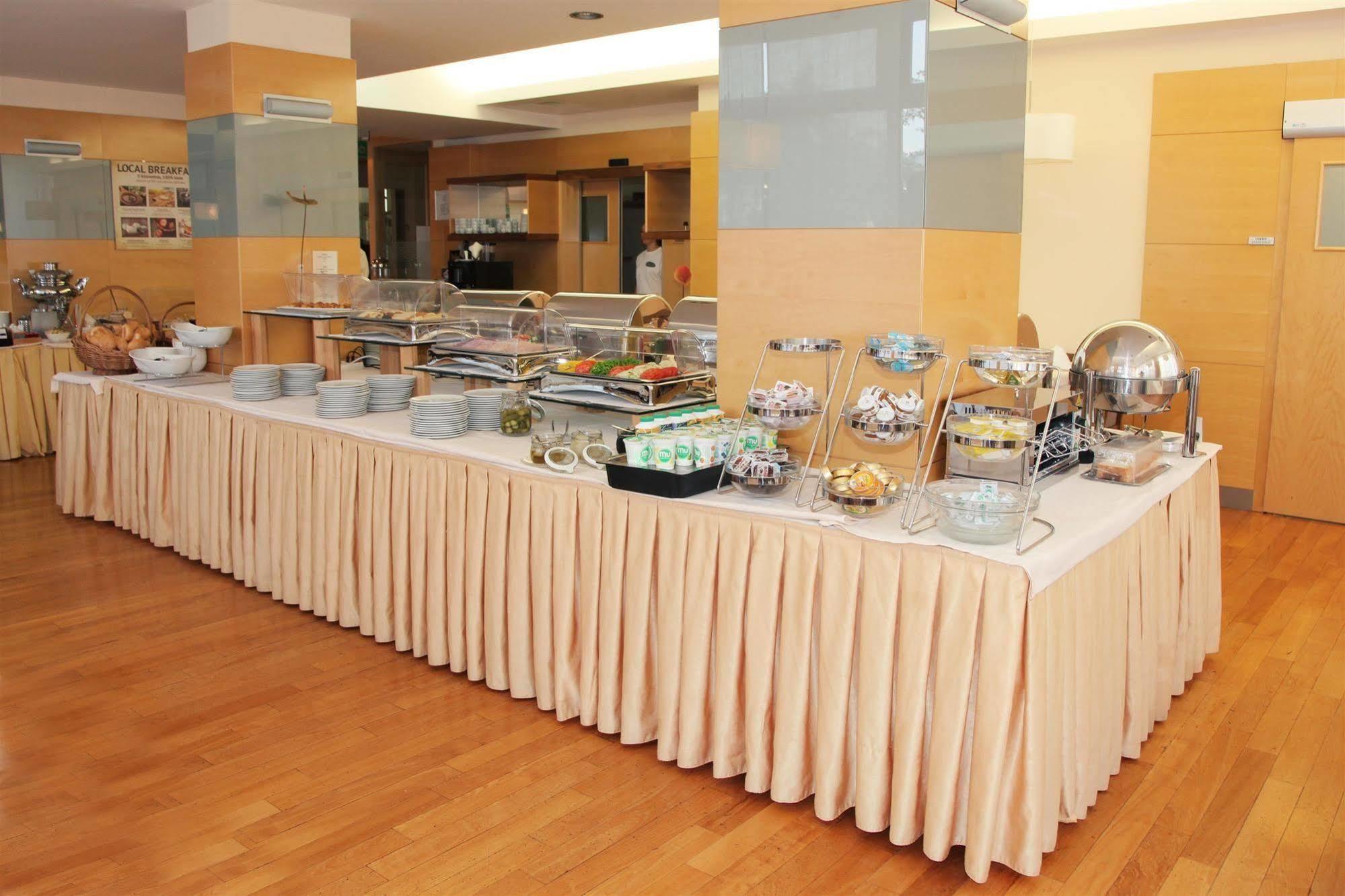 โรงแรมโลเวซ เบลด ภายนอก รูปภาพ